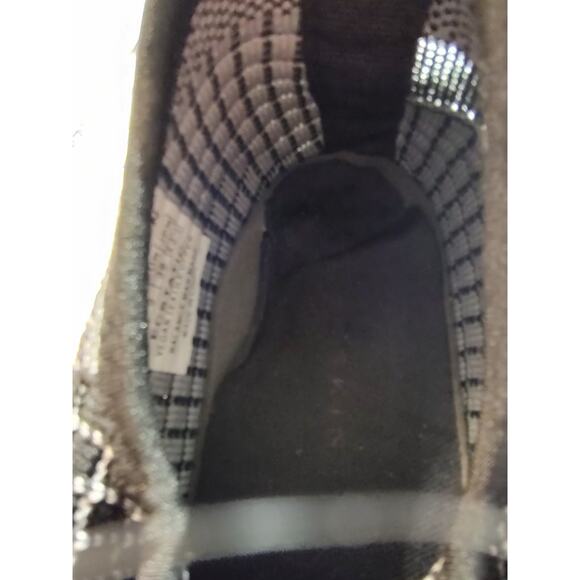 Danskin Woman Ecstatic Black Vegan Stretchy Knit Upper Sneakers Size 7 Athletic - Picture 16 of 16